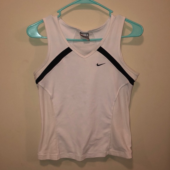 Nike Workout Top! - Picture 2 of 5
